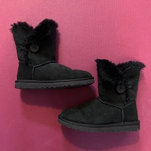 UGG Women's Bailey Button II Boot, women’s size 7M, black